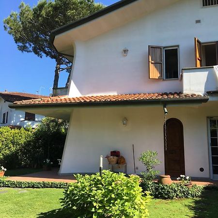Holiday Home Villetta Cinquale Εξωτερικό φωτογραφία
