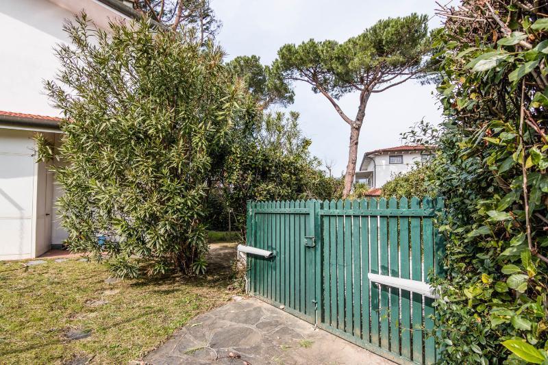 Holiday Home Villetta Cinquale Εξωτερικό φωτογραφία
